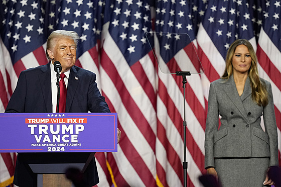 Donald Trump se svou man�elkou Melanií b�hem povolebního projevu (6. listopadu...