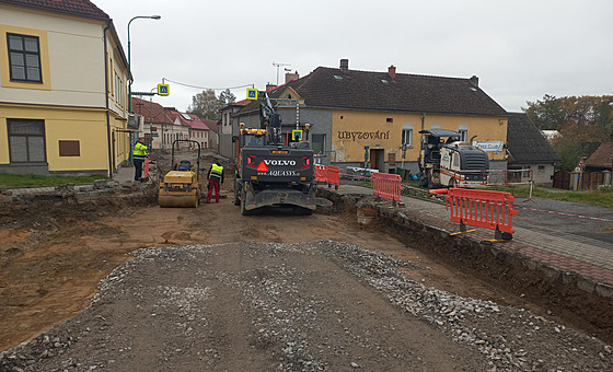 Starou kanalizaci objevili d�lníci p�i rekonstrukci silnice 23 procházející...