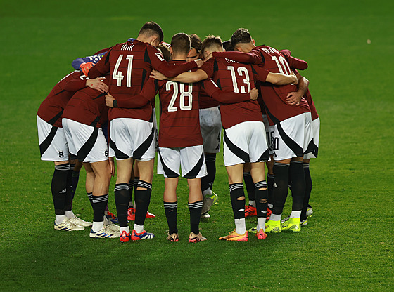 Spar�an�tí fotbalisté p�ed utkáním s Baníkem Ostrava.