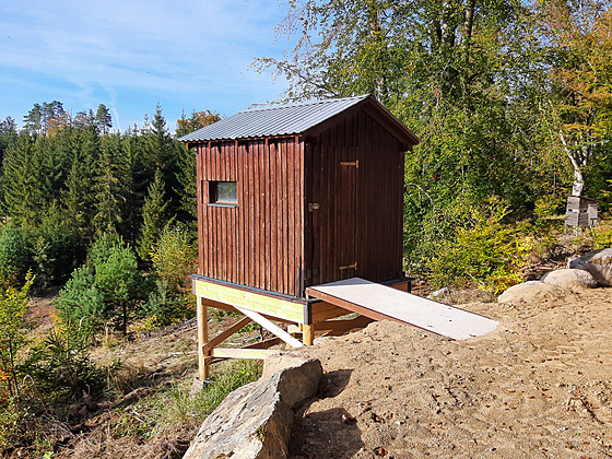 Lesy �R staví bezbariérové posedy pro t�lesn� hendikepované. (4. listopadu 2024)