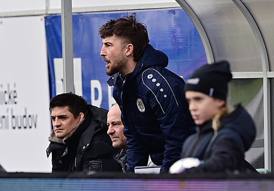 Asistent trenéra královéhradeckých fotbalist� Luká� Vácha.