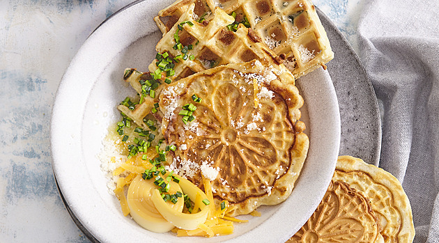 Vafle se třemi druhy sýra