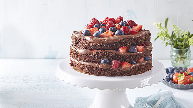 Extra čokoládový dort s ovocem