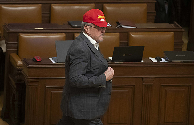 Poslanec Kobza bude po odchodu z SPD kandidovat za Stačilo!. Utká se s Okamurou