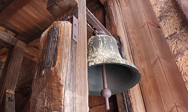 Kostel jako otloukánek historie. Zvonu se dočká díky sbírce trvající 13 let