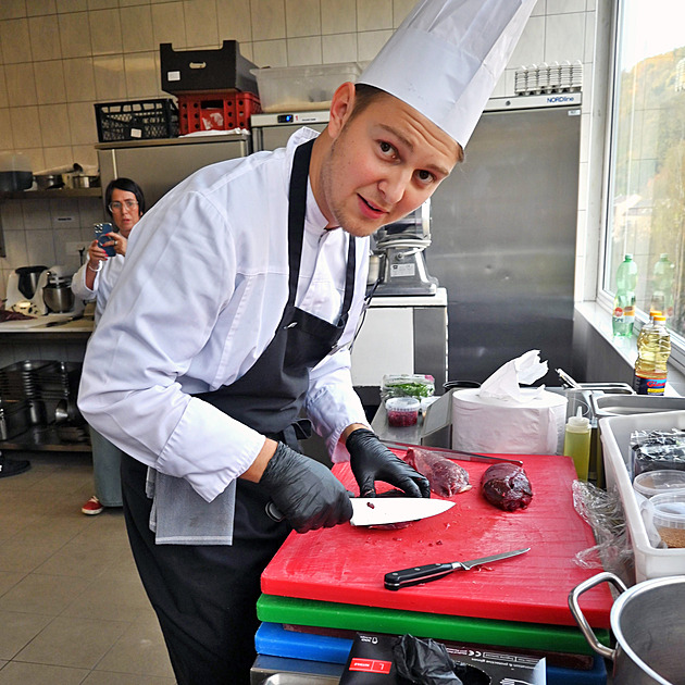 Joná� Chorvat ze St�ední �koly stravování a slu�eb Karlovy Vary v mezinárodní...