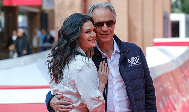 Oslepl jsem po nehodě ve dvanácti letech, popsal pěvec Andrea Bocelli