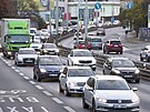 V ulici V Hole�ovi�k�ch zhoustl provoz. (1.11.2024)