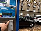�idi�i mohou nyn� v Olomouci platit za parkov�n� pohodln�ji