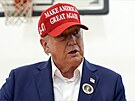 Donald Trump odvolil v amerických prezidentských volbách. Sv�j hlas odevzdal na...