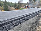 Poloenm posledn vrstvy asfaltu v tchto dnech vrchol prava 800 metr...