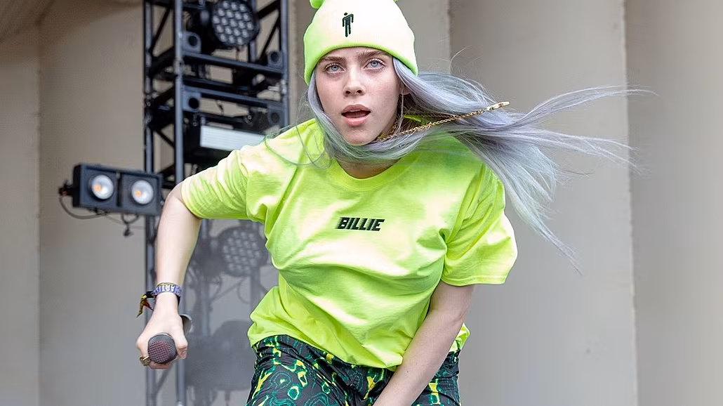 Billie Eilish svým tri�kem vytroubila do sv�ta, �e se hlásí ke spratkovskému...