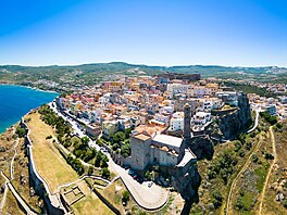 P�vabné Castelsardo je ideální základnou pro objevování severního pob�e�í...