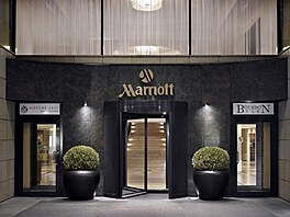 V roce 1999 se v centru Prahy otevel ptihvzdikový hotel Prague Marriott...