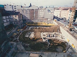 Historické snímky z výstavby hotelu Marriott Praha v roce 1998-1999. Prague...