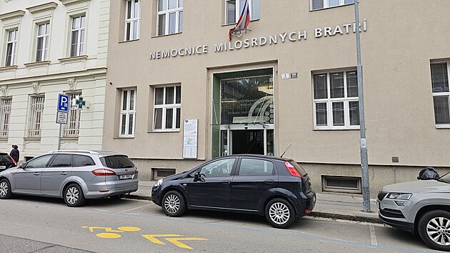 V arelu brnnsk Nemocnice Milosrdnch brat zstvaj pytle s pskem i msc a pl po hrozcch povodnch. 