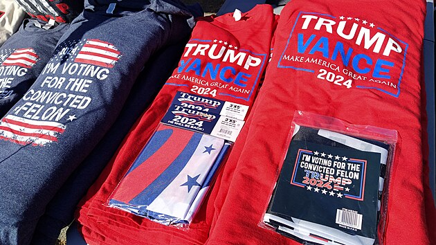 Trumpv merch na mtinku v Salemu ve Virginii. Vbr byl pestr. (2. listopadu 2024)