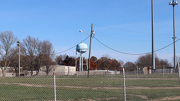 Pohled na are�l spole�nosti AGR International u Butleru. Ze st�echy vpravo st��lel atant�tn�k na Donalda Trumpa. (3. listopadu 2024)