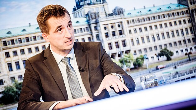 Hostem po�adu Rozst�el je Luk� Vl�ek, ministr pr�myslu a obchodu (STAN).