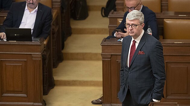 Pokra�uje mimo��dn� sch�ze Sn�movny k z�v�re�n�mu schvalov�n� vl�dn� d�chodov� reformy. Na sn�mku Karel Havl��ek. (8. listopadu 2024)