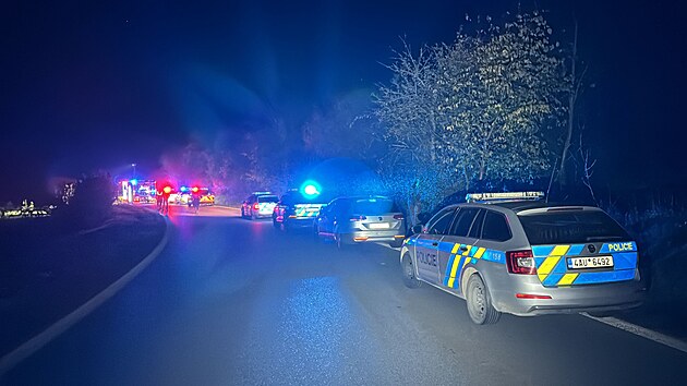 U praskch Bchovic havaroval osobn vz. Auto vyjelo ze silnice a skonilo na stee. (3.11.2024)
