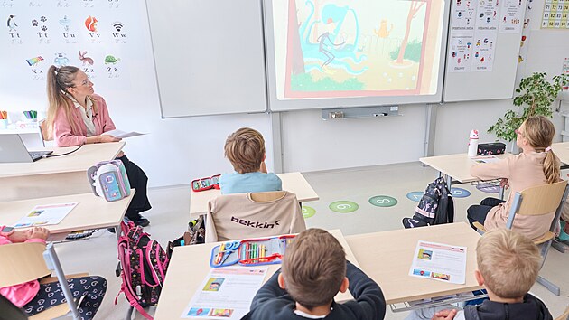 Zl�nsk� filmov� festival spustil streamovac� platformu Zl�n Fest Screen ur�enou pro �koly. Vyzkou�eli si v Z� Jinotaj ve zl�nsk� ��sti Kudlov. D�ti se pod�valy na kr�tk� animovan� film a pak ho rozebraly s lektorkou Terezou Novou ze spole�nosti Free Cinema. (listopad 2024)