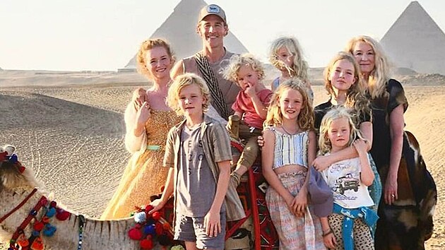 James Van Der Beek s rodinou v Egypt� (�erven 2024)