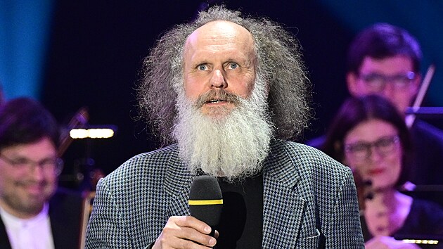 Spisovatel Pavel Kolma�ka z�skal st�tn� cenu za literaturu za rom�n Canto ostinato: Listopad, pro�itky bl�zk� zimy. (3. listopadu 2024)