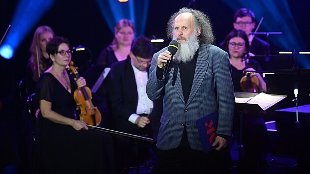 Spisovatel Pavel Kolma�ka z�skal st�tn� cenu za literaturu za rom�n Canto ostinato: Listopad, pro�itky bl�zk� zimy. (3. listopadu 2024)