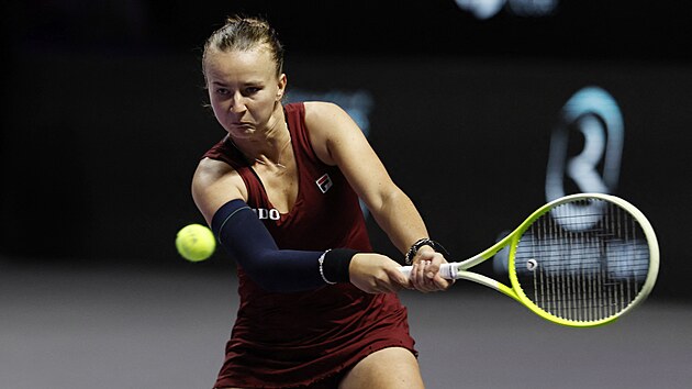 Barbora Krej��kov� ve t�et�m z�pase na Turnaji mistry�.