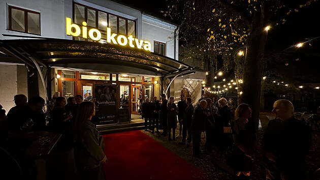 V �eskobud�jovick�m kin� Kotva se ve �tvrtek ve�er konala slavnostn� premi�ra prvn�ho celove�ern�ho filmu re�is�ra Daniela Habrdy.