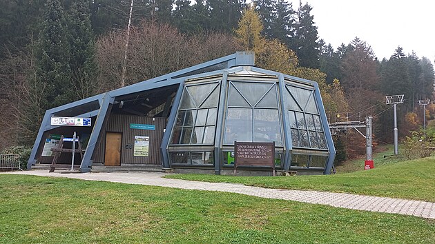 Skiarel Marinsk Lzn se pipravuje na zimn sezonu.