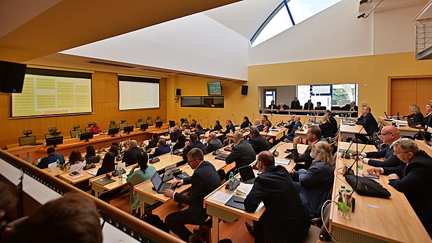 Ustavuj�c� zased�n� zastupitelstva Karlovarsk�ho kraje (1. listopadu 2024)