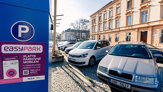 K zaplacen� parkov�n� lze v Olomouci a dal��ch m�stech krom� klasick�ch automat� vyu��t rovn� aplikaci EasyPark