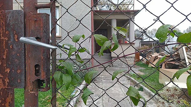Domek v Dobruce, kde podle mstnch policie nala mrtv novorozen.