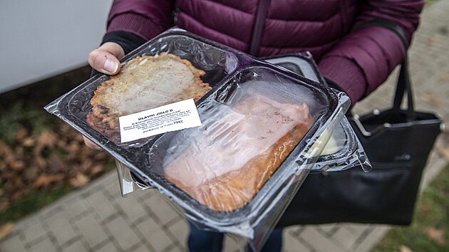 Hlavn� j�dlo v krabi�ce za 79 korun je podle z�kazn�k� nejen levn�, ale tak� chutn�. (6. listopadu 2024)