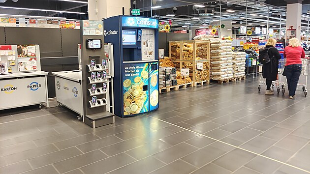 Na Coinstar, m�ni�ku minc�, lze narazit v n�meck�ch obchodech. (1. listopadu 2024)