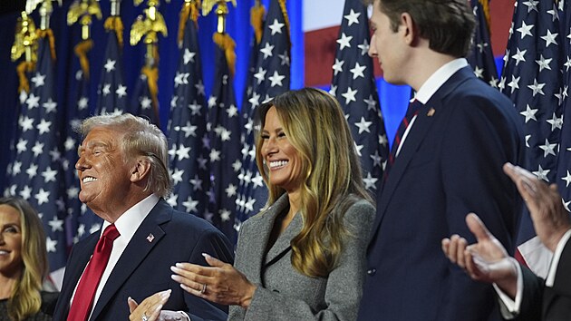 Donald Trump, Melania Trumpov� a Barron Trump ve West Palm Beach (6. listopadu 2024)