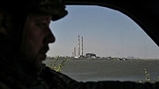 Komíny kurachovské tepelné elektrárny. Kurachove je jedno z mst v Doncké...