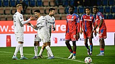 Fotbalisté Slovácka oslavují výhru nad Plzní.