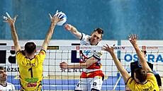 Mark Olsen úto�í do ruky ústeckého bloka�e Bla�a Mili�e.
