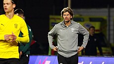 Brn�nský trenér Marek Zúbek b�hem zápasu mláde�nické Ligy mistr� proti...