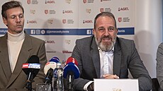 Jakub Kotrba hovo�í na tiskové konferenci �eského tenisového svazu ke zm�nám v...