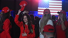 P�íznivci Donalda Trumpa jsou nad�ení z výsledk� amerických prezidentských voleb.