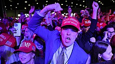 P�íznivci Donalda Trumpa jsou nad�ení z výsledk� amerických prezidentských voleb.