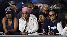 Zklamaní p�íznivci demokratické prezidentské kandidátky Kamaly Harrisové. (6....