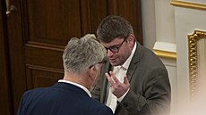 Pokra�uje mimo�ádná sch�ze Sn�movny k záv�re�nému schvalování vládní d�chodové...