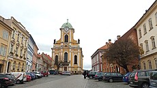Kostel sv. Petra a Pavla na nám�stí v Ú�t�ku (�íjen 2024)