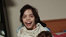 T�ináctiletá Adélka trpí d�tskou mozkovou obrnou a epilepsií. Její rodina shání...