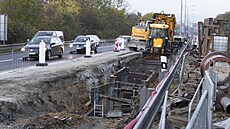 V ulici V Hole�ovi�kách zhoustl provoz. (1.11.2024)